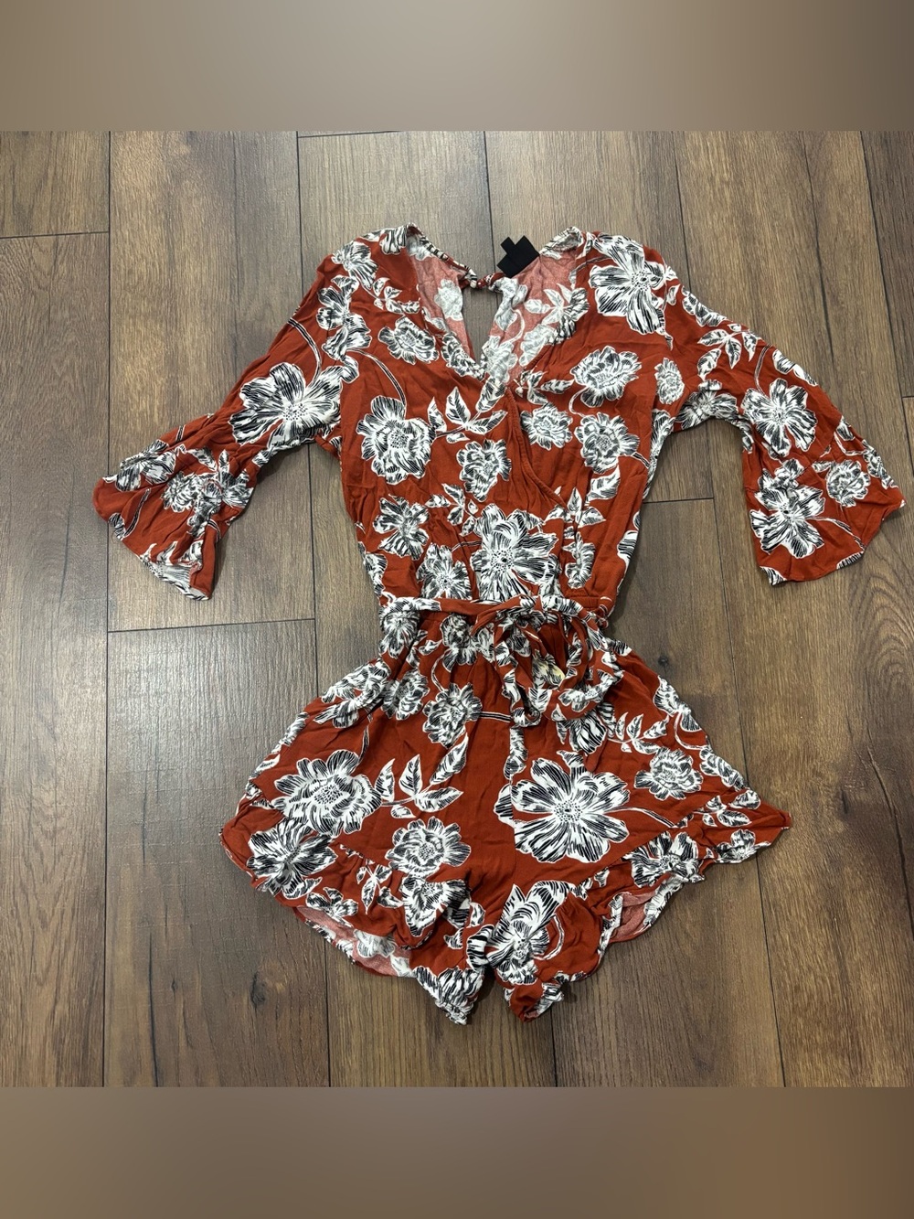 Who What Wear Burnt Orange / Rust Floral Tie Waist Romper, Size XS
